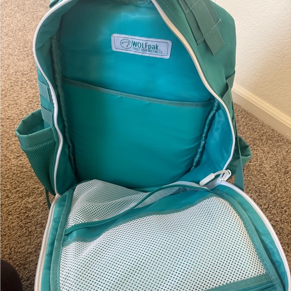 Wolfpak 35L backpack in Tiffany blue - Picture 9 of 10
